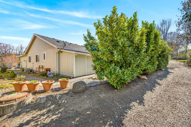 1057 Oak Knoll Drive, Ashland, OR 97520