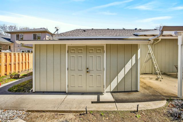 1057 Oak Knoll Drive, Ashland, OR 97520