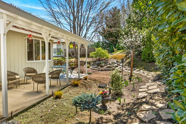 1057 Oak Knoll Drive, Ashland, OR 97520