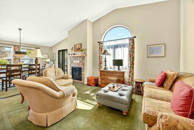 1057 Oak Knoll Drive, Ashland, OR 97520