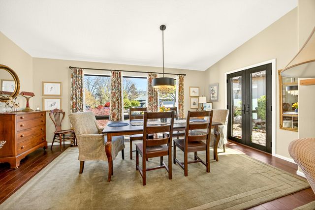 1057 Oak Knoll Drive, Ashland, OR 97520