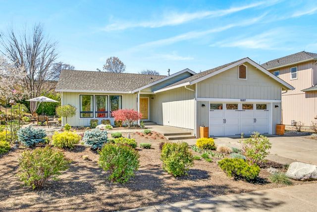 1057 Oak Knoll Drive, Ashland, OR 97520
