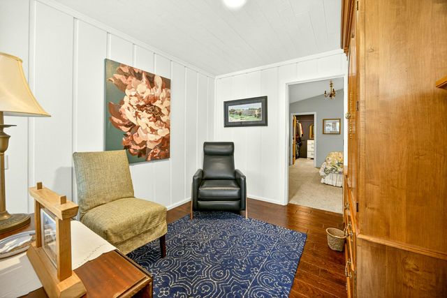 1057 Oak Knoll Drive, Ashland, OR 97520