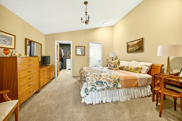 1057 Oak Knoll Drive, Ashland, OR 97520