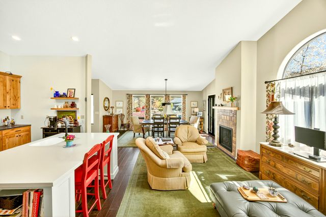 1057 Oak Knoll Drive, Ashland, OR 97520