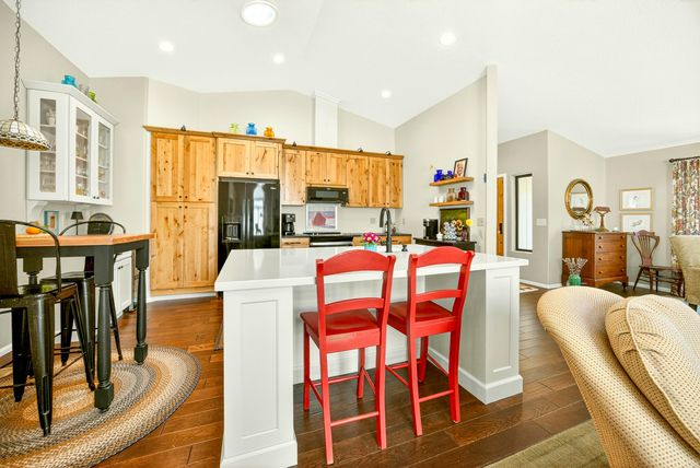 1057 Oak Knoll Drive, Ashland, OR 97520