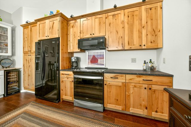 1057 Oak Knoll Drive, Ashland, OR 97520