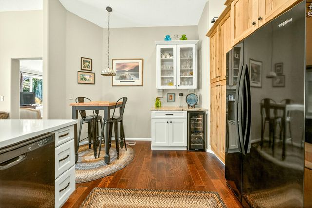 1057 Oak Knoll Drive, Ashland, OR 97520