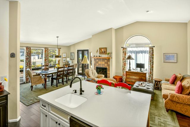 1057 Oak Knoll Drive, Ashland, OR 97520