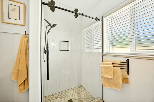 1057 Oak Knoll Drive, Ashland, OR 97520