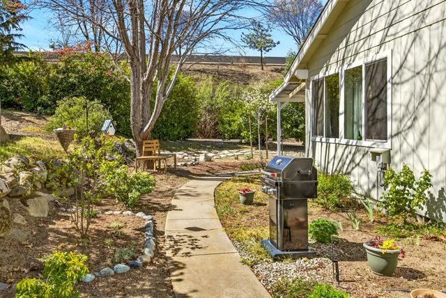 1057 Oak Knoll Drive, Ashland, OR 97520