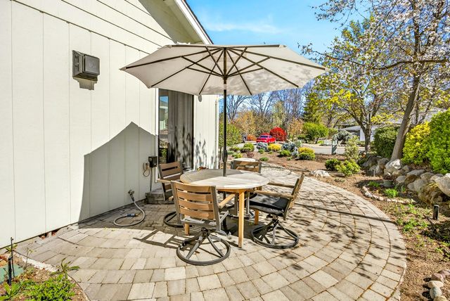 1057 Oak Knoll Drive, Ashland, OR 97520