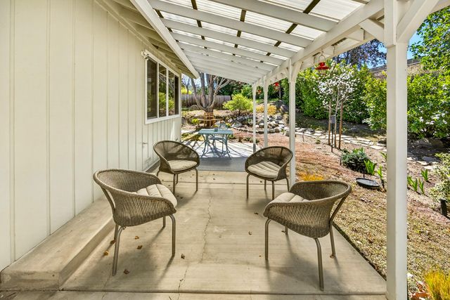 1057 Oak Knoll Drive, Ashland, OR 97520