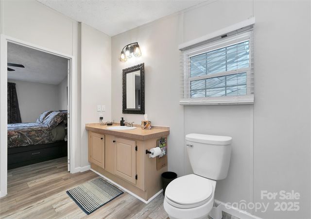 33 N Shadow Run, Balsam Grove, NC 28708