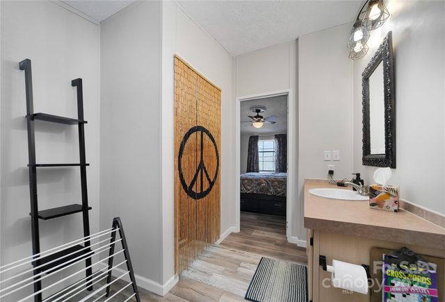 33 N Shadow Run, Balsam Grove, NC 28708