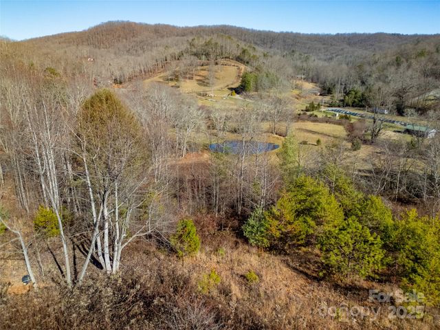 33 N Shadow Run, Balsam Grove, NC 28708