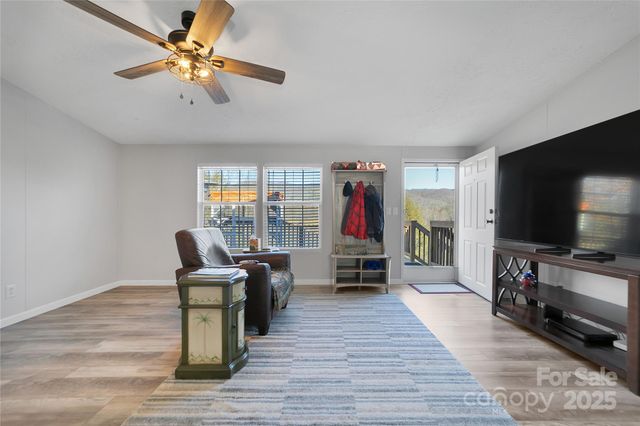 33 N Shadow Run, Balsam Grove, NC 28708