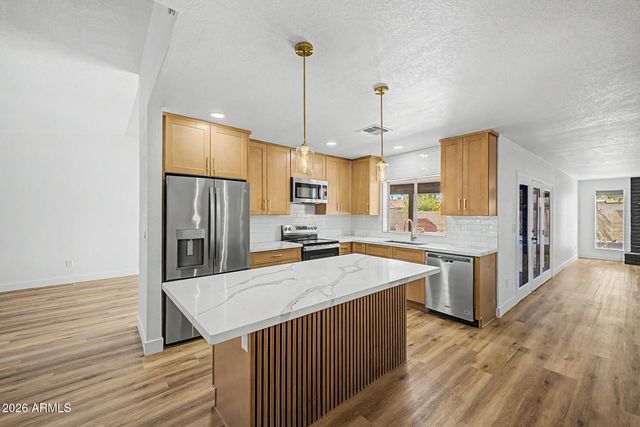 4036 W WOOD Drive, Phoenix, AZ 85029
