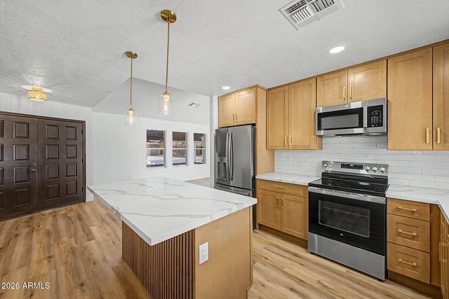 4036 W WOOD Drive, Phoenix, AZ 85029