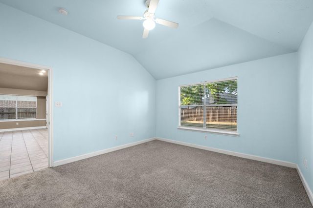 12130 La Salle Oaks, Conroe, TX 77304