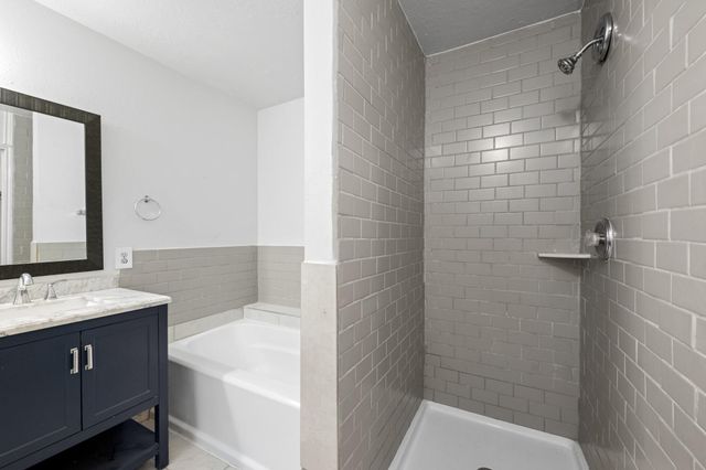 12130 La Salle Oaks, Conroe, TX 77304