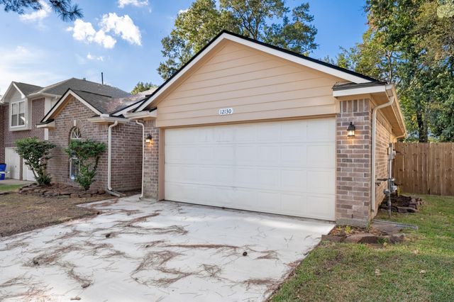 12130 La Salle Oaks, Conroe, TX 77304