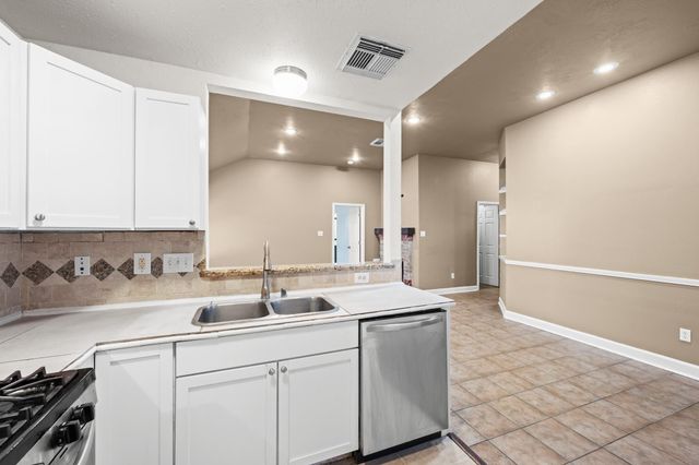 12130 La Salle Oaks, Conroe, TX 77304