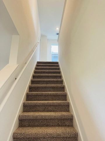 277 Ebbsfleet DR, Uhland, TX 78640