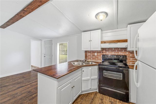 1386 Etheridge Drive, Auburn, GA 30011