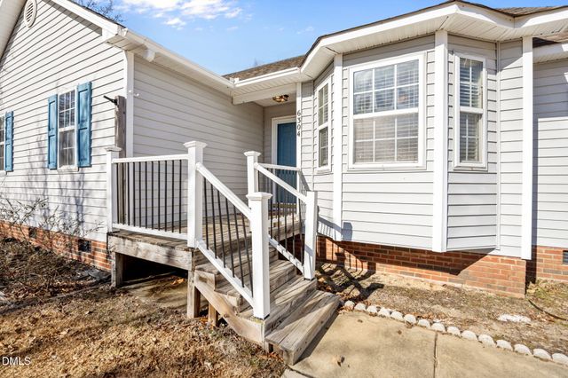 6304 Walnut Glen Drive, Willow Springs, NC 27592