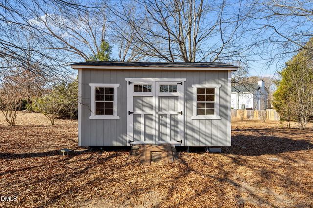 6304 Walnut Glen Drive, Willow Springs, NC 27592