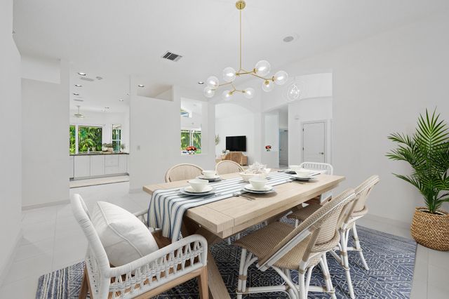 18504 SE Heritage Oaks Lane, Jupiter, FL 33469