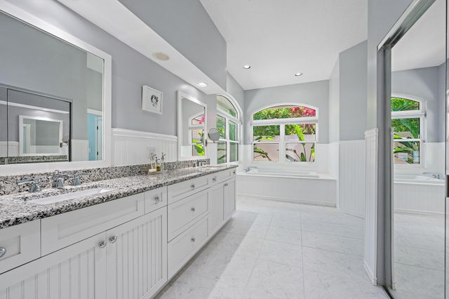 18504 SE Heritage Oaks Lane, Jupiter, FL 33469