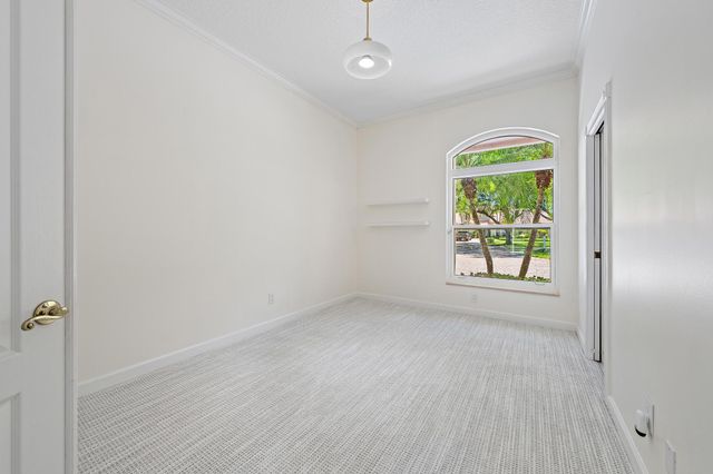 18504 SE Heritage Oaks Lane, Jupiter, FL 33469