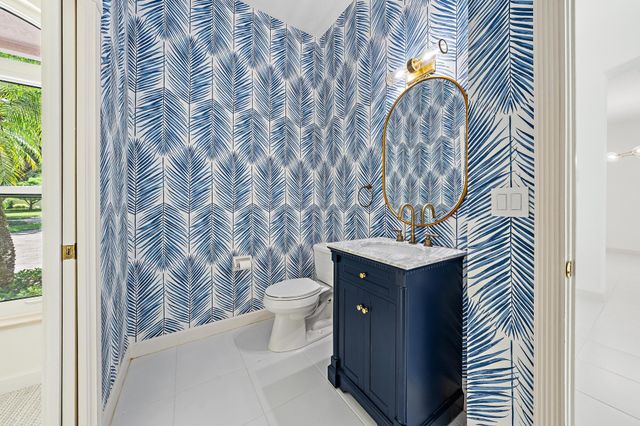 18504 SE Heritage Oaks Lane, Jupiter, FL 33469