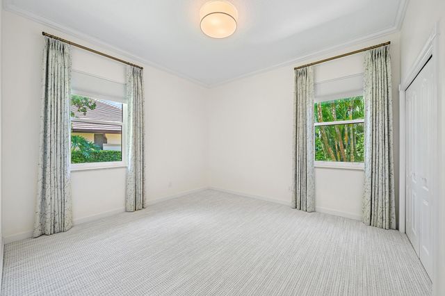 18504 SE Heritage Oaks Lane, Jupiter, FL 33469