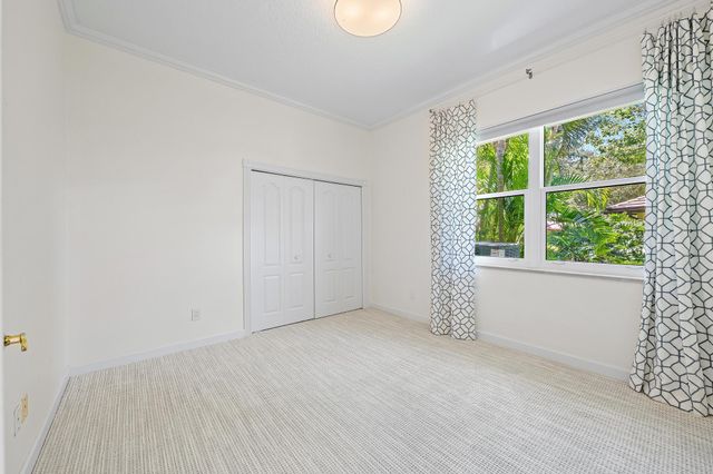 18504 SE Heritage Oaks Lane, Jupiter, FL 33469