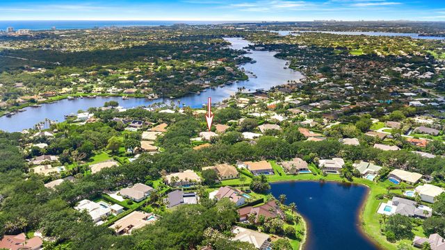 18504 SE Heritage Oaks Lane, Jupiter, FL 33469