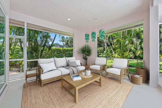 18504 SE Heritage Oaks Lane, Jupiter, FL 33469