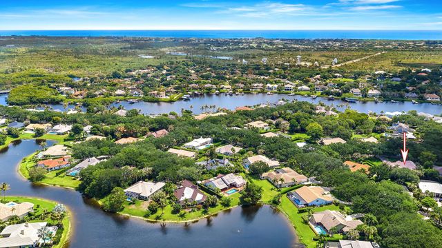 18504 SE Heritage Oaks Lane, Jupiter, FL 33469