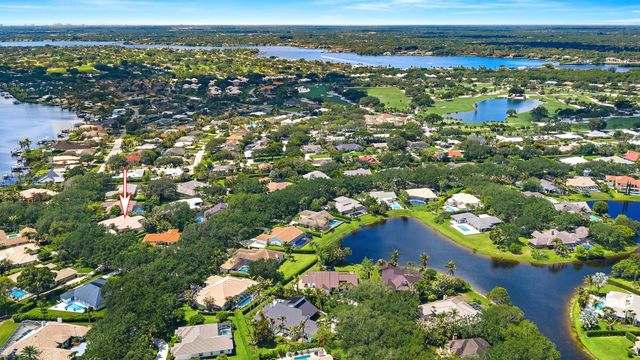 18504 SE Heritage Oaks Lane, Jupiter, FL 33469