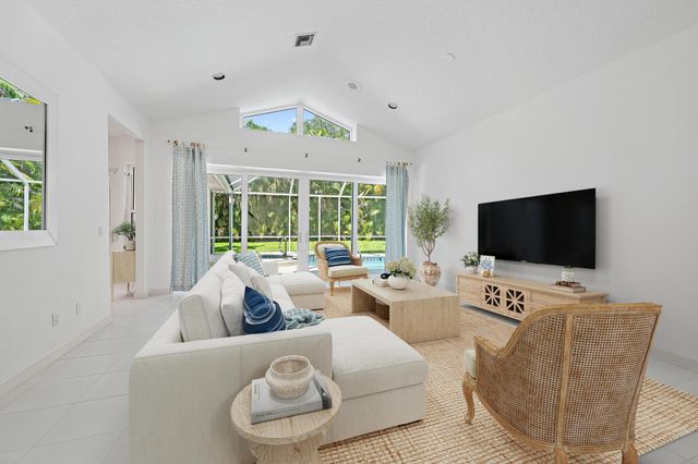 18504 SE Heritage Oaks Lane, Jupiter, FL 33469