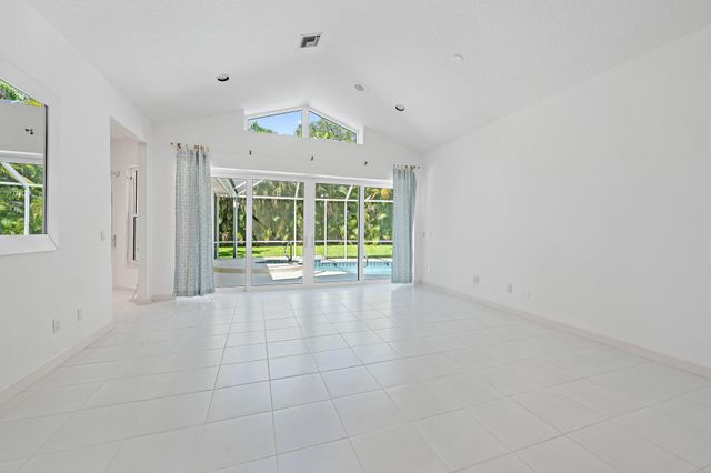 18504 SE Heritage Oaks Lane, Jupiter, FL 33469