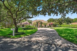 18504 SE Heritage Oaks Lane, Jupiter, FL 33469