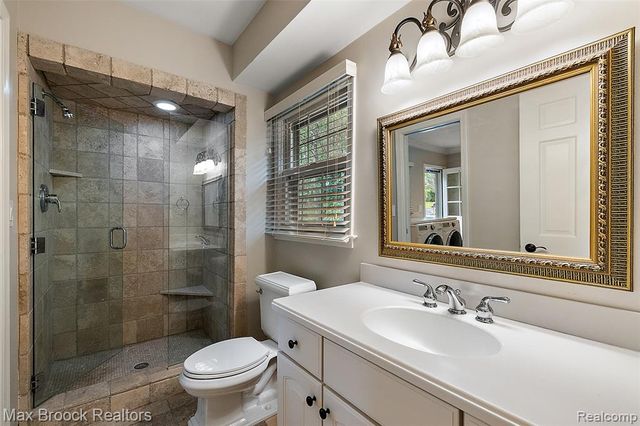 4627 Sunningdale Drive, Bloomfield Hills, MI 48302