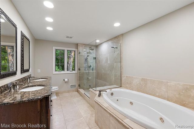 4627 Sunningdale Drive, Bloomfield Hills, MI 48302