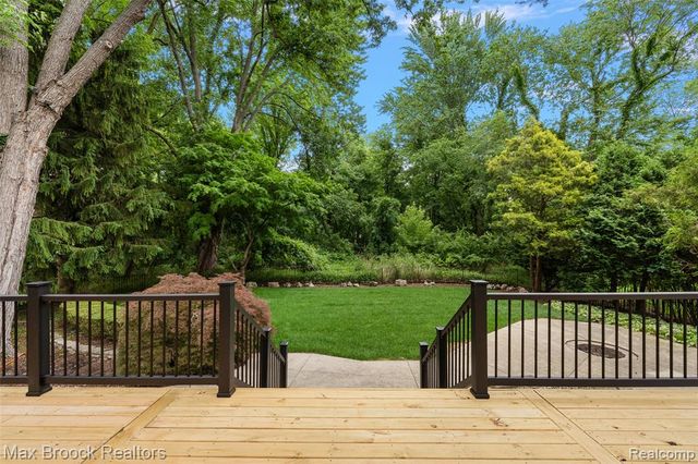 4627 Sunningdale Drive, Bloomfield Hills, MI 48302