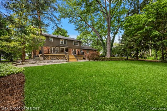 4627 Sunningdale Drive, Bloomfield Hills, MI 48302