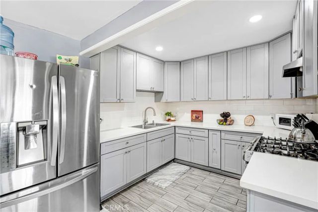 11068 Penrose Street, Sun Valley, CA 91352