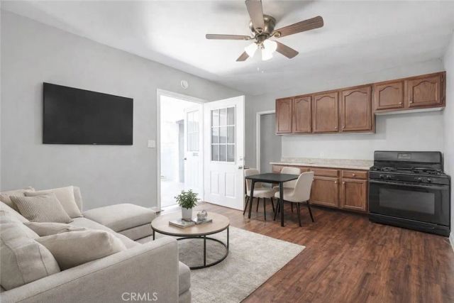 11068 Penrose Street, Sun Valley, CA 91352